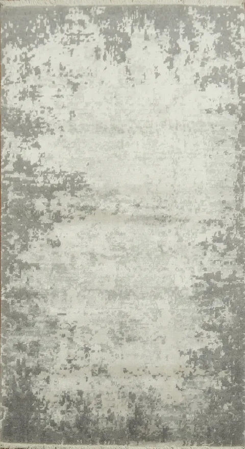 Modern Distressed Design Rug in Serene Gray Tones