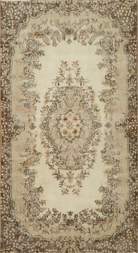 Ornate Floral Motif Rug for a Classic Living Space 4x7