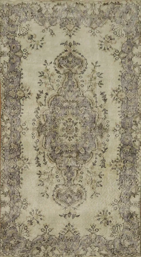 Exquisite Vintage Rug with Ornate Floral Medallion Design 4x7