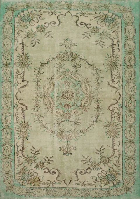 Exquisite Delight: Vintage Green Rug with Ornate Patterns 6x9