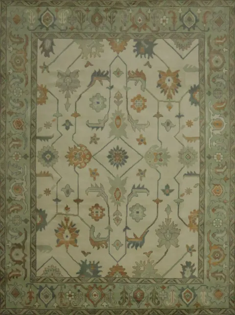 Traditional 9x12 Oushak Hand-Knotted Wool Rug in Ivory & Green