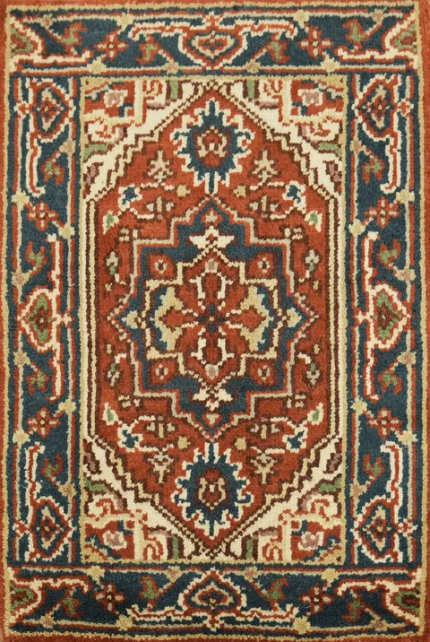 Ornate and Vibrant Traditional Wool Rug 2x3