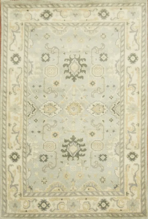 Sophisticated Classic Wool Rug with Beige Hues 4x6