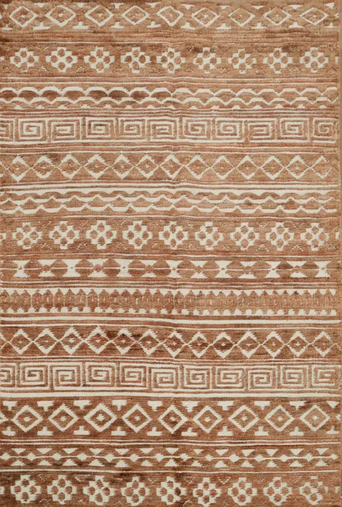 Distinctive Tribal-Inspired Rug with Earthy Hues and Patterns 5x8 ft