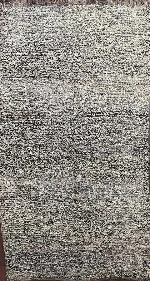 Black/ White Handmade Moroccan Wool Area Rug 5x8
