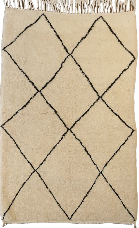 Minimalist Cream Rug Featuring Contrasting Black Diamonds 4'x7'