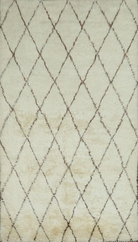 Off-white Moroccan Berber Plush Area Rug with Geometric Diamond Pattern 6x11