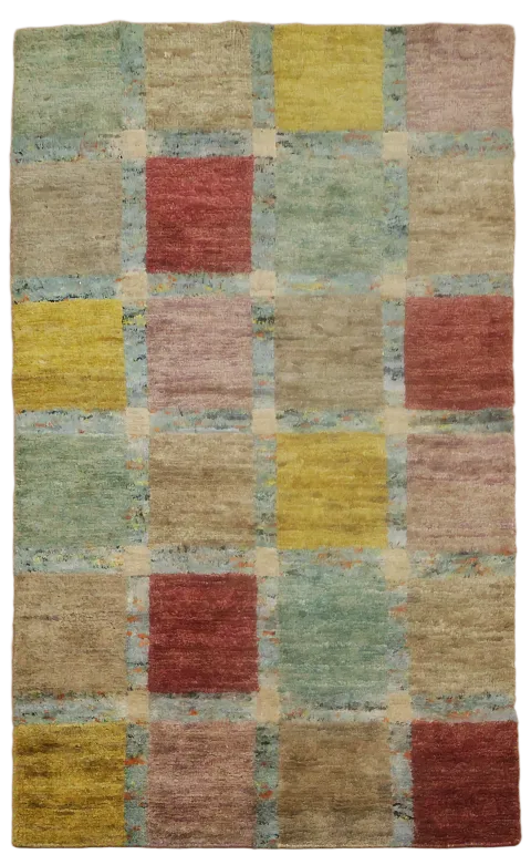 Vibrant Checked Pattern Rug with Soft Pastel Hues 5x8