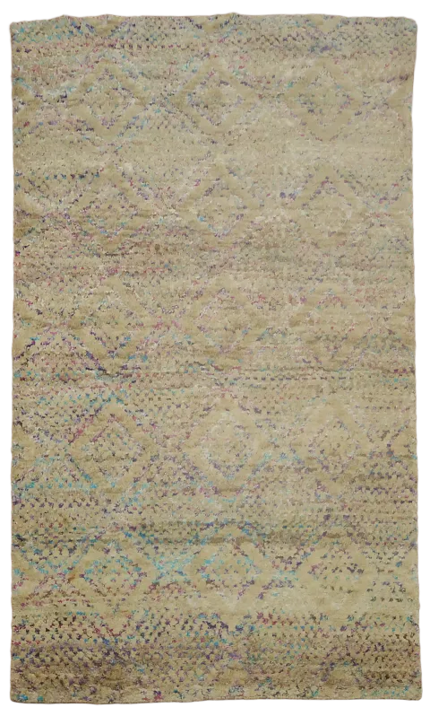 Muted-Tone Rug Perfect for a Minimalist Living Space 5x8 ft