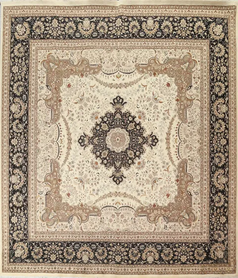 Classic Square Rug with Elegant Floral Patterns and Rich Borders 10x10