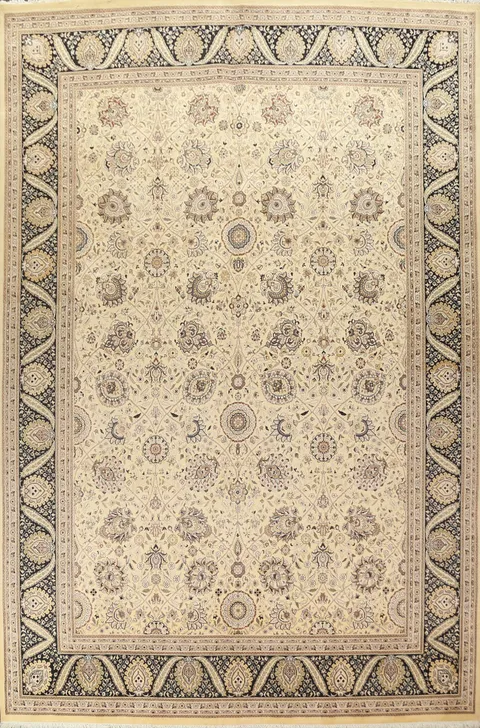 Sophisticated Neutral-Hued Rug with Traditional Patterns 10x14