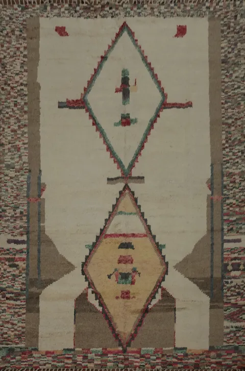 Geometric Charm Transform Spaces with Moroccan Area Rug 8x10