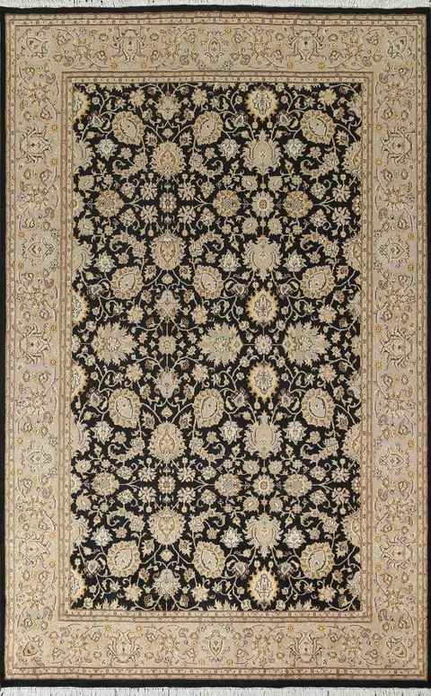 Elegant Traditional Style Rug with Stunning Floral Motif 6x9