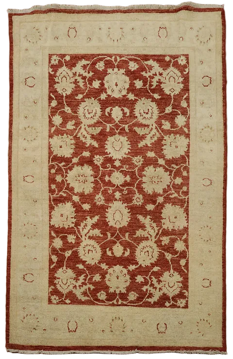Traditional Floral Motif Rug in Warm Red and Beige 4x6
