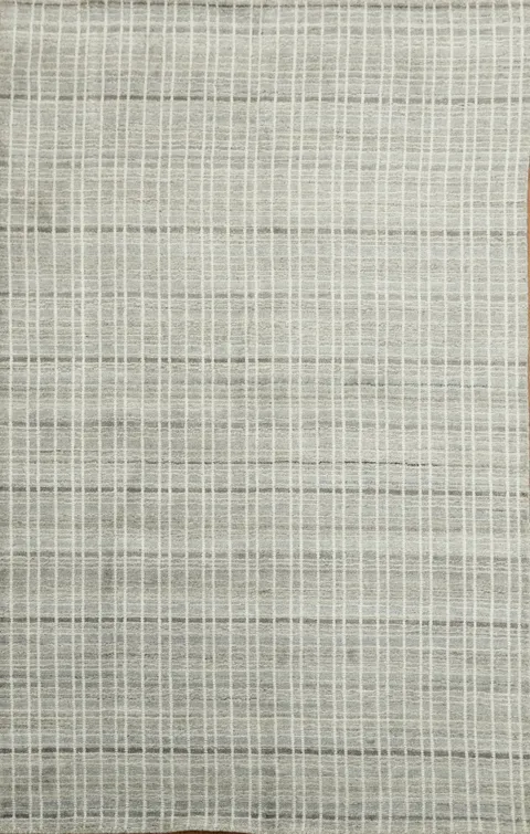 Minimalist Grey Rug with Subtle Plaid Design Elements 5x8
