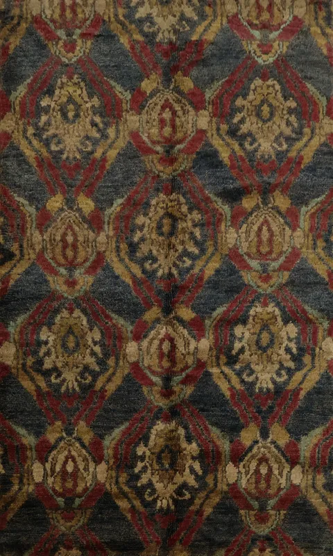 Heritage Patterns Embrace Tradition with This Abstract Area Rug 5x8
