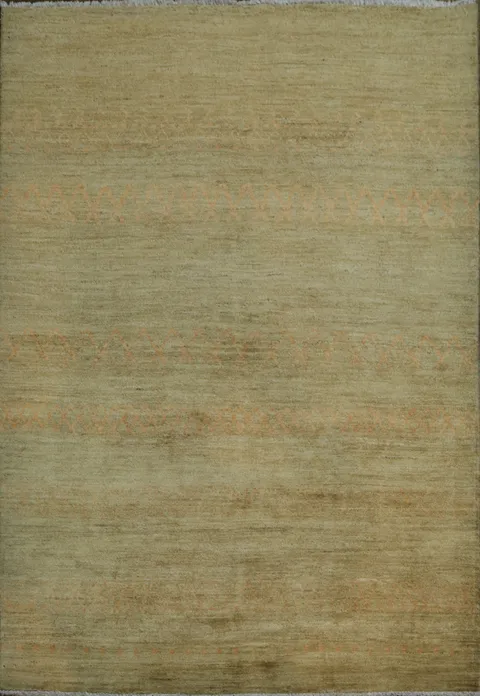 Stylish Neutral Toned Rug Ideal for Modern Interiors 5x7
