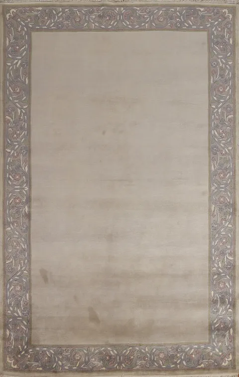 Bordered Wool Nepalese Oriental Rug 5x8
