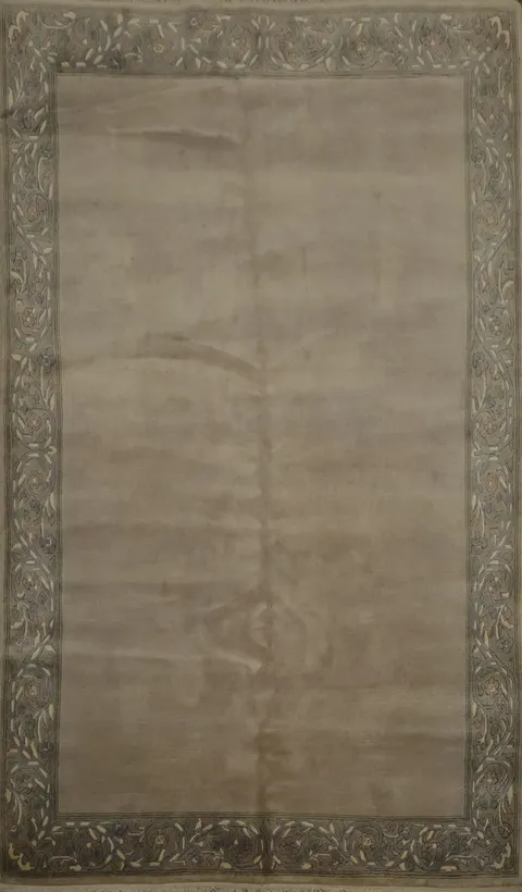 Bordered Nepalese Handmade Wool Rug 6x8