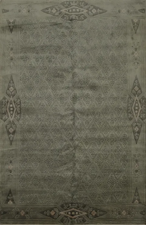 Versatile Nepalese Wool Rug 5x7 with Classic Symmetrical Geometry