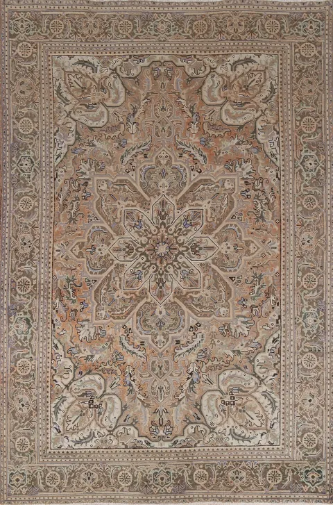 Hand-Knotted Wool Heriz Persian Area Rug 7x9