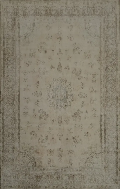 Refined Tabriz Persian Area Rug 10x13 with Subtle Vintage Charm
