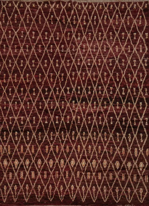 Luxurious Maroon Rug with Intricate Diamond Pattern Details 8'x10'