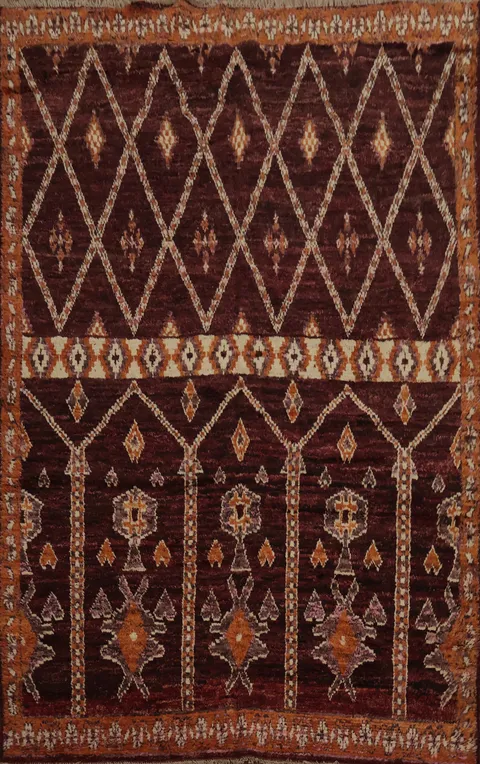 Elegant Moroccan Area Rug 7x10 with Intricate Geometric Patterns