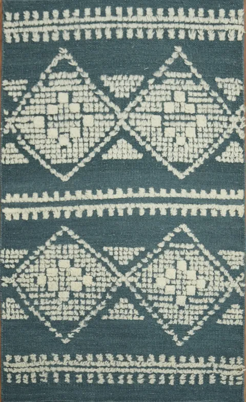 Chic Blue and White Patterned Rug for Home Decor Excellence 3x4
