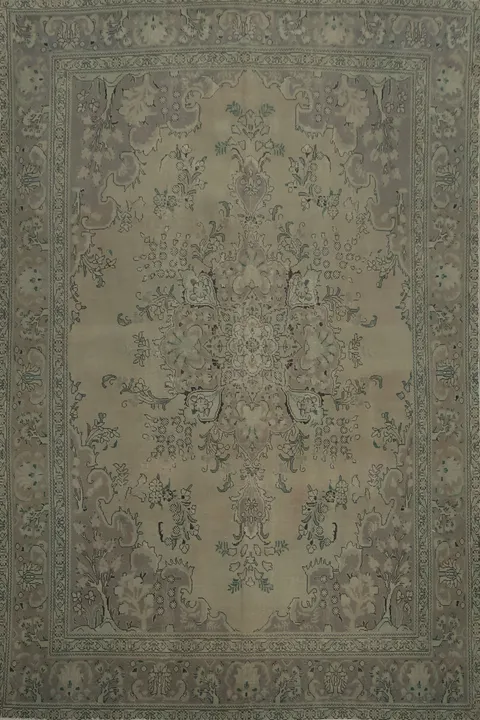 Delicately Crafted Tabriz Persian Area Rug 9x13 with Traditional Motifs