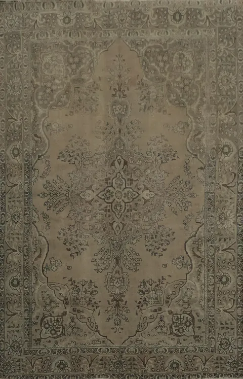 Classic Distressed Tabriz Persian Area Rug 8x11 with Medallion Centerpiece