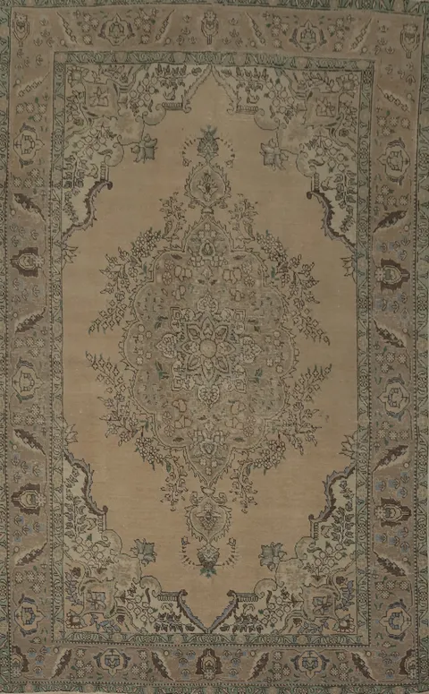 Luxurious Tabriz Persian Area Rug 7x10 with Central and Border Designs