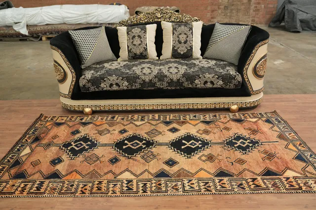 https://image-static-obj.rugsource.com/small/117543_3392103_d4bb1830.jpeg
