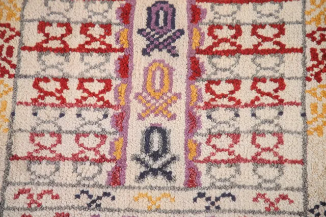 https://image-static-obj.rugsource.com/small/123368_2440228_d4aa6c51.jpeg