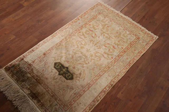 https://image-static-obj.rugsource.com/small/126647_2506558_f1732fa7.jpeg