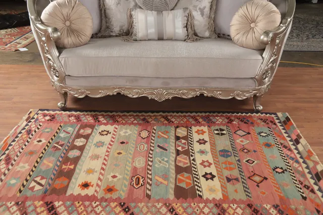https://image-static-obj.rugsource.com/small/150115_2955287_38768573.jpeg