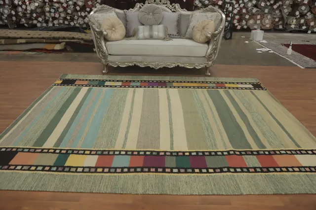 https://image-static-obj.rugsource.com/small/152162_2993543_cb675111.jpeg