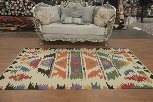 https://image-static-obj.rugsource.com/small/152171_2994645_fbcea9ed.jpeg