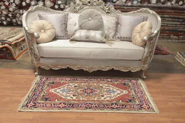 https://image-static-obj.rugsource.com/small/153072_3008578_41b96003.jpeg