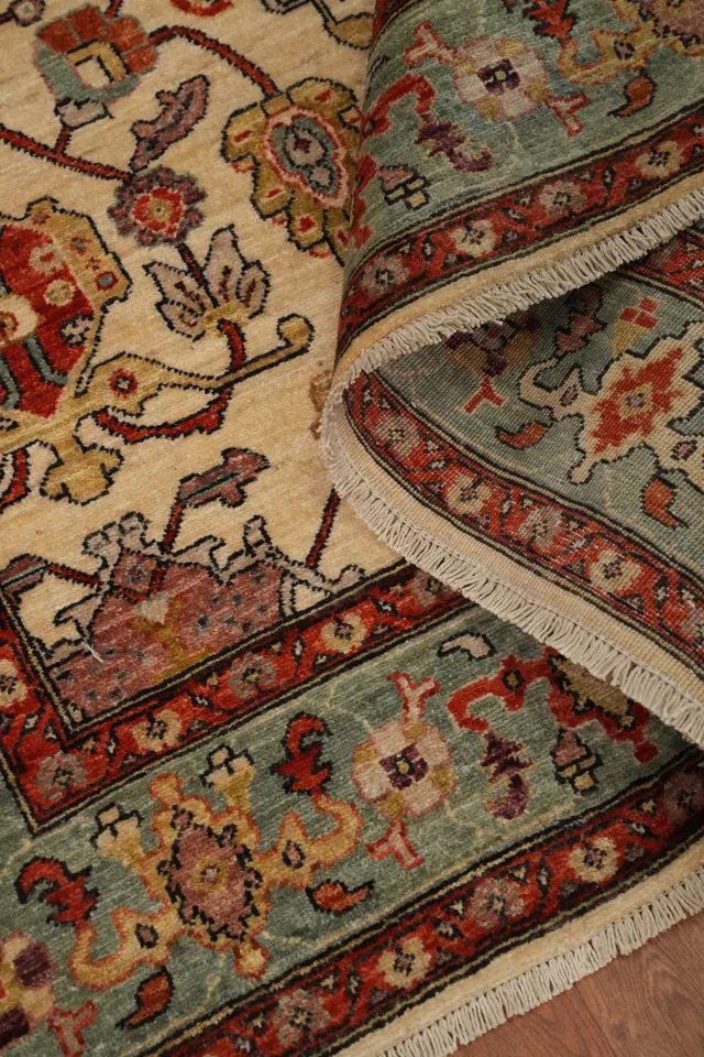 https://image-static-obj.rugsource.com/small/154143_3021841_6668f424.jpeg