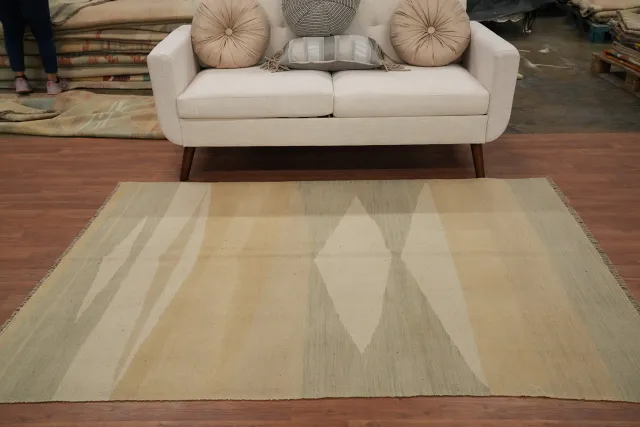https://image-static-obj.rugsource.com/small/157124_3053836_787e2730.jpeg