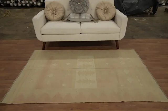 https://image-static-obj.rugsource.com/small/157608_3075858_e45ef96e.jpeg