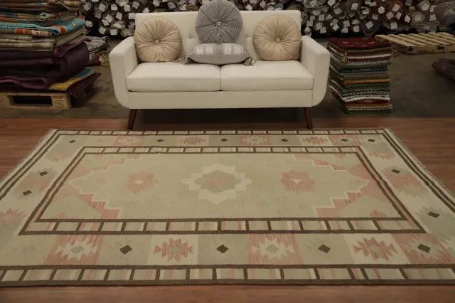 https://image-static-obj.rugsource.com/small/157638_3082535_6324304b.jpeg