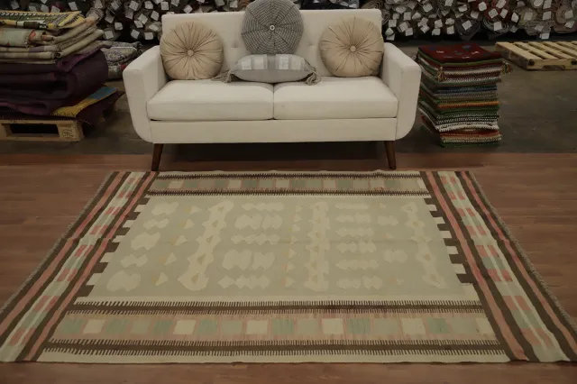 https://image-static-obj.rugsource.com/small/157658_3082733_8f593b36.jpeg