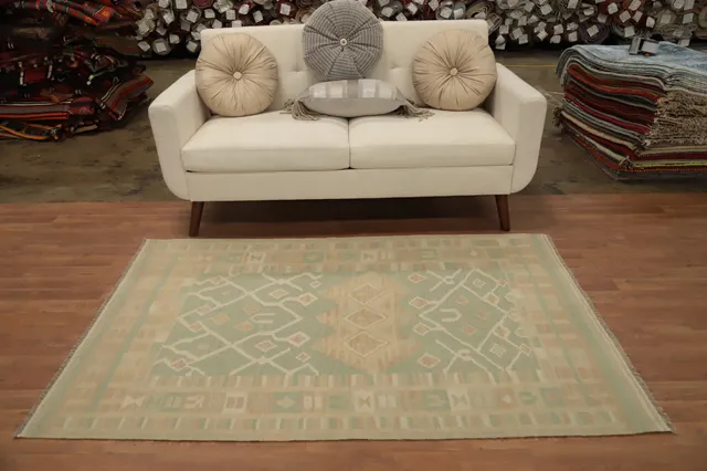 https://image-static-obj.rugsource.com/small/159700_3100963_ea5393be.jpeg