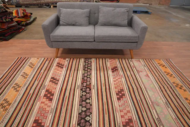 https://image-static-obj.rugsource.com/small/159859_3096623_59eede2f.jpeg