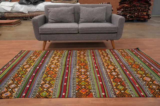 https://image-static-obj.rugsource.com/small/160215_3102425_62e6dd06.jpeg