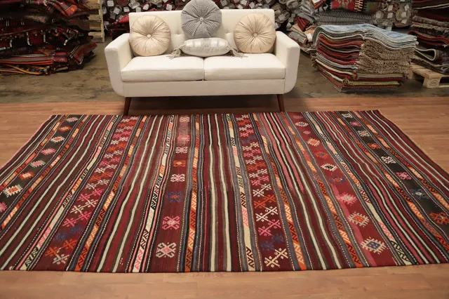 https://image-static-obj.rugsource.com/small/160285_3102632_4f61b148.jpeg