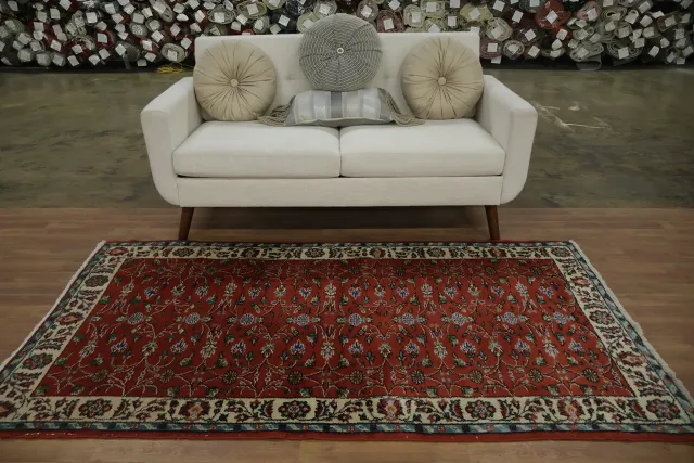 https://image-static-obj.rugsource.com/small/163268_3184596_a8e376bb.jpeg