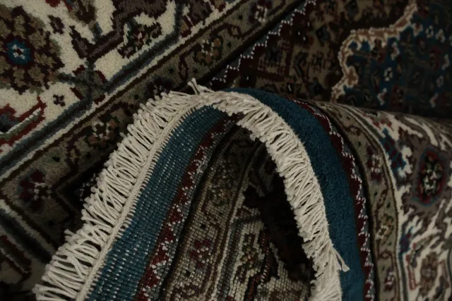 https://image-static-obj.rugsource.com/small/163374_3186018_b04524b0.jpeg